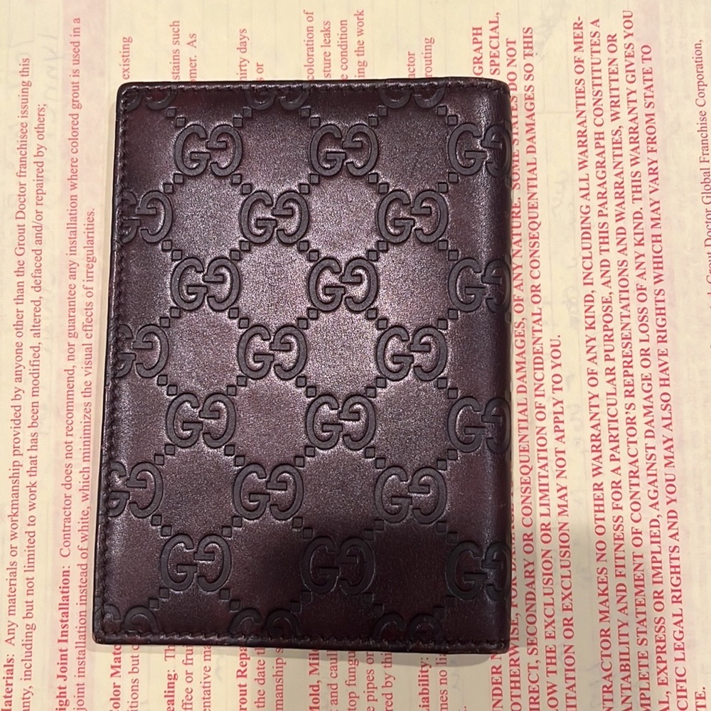GUCCI Passport holder
